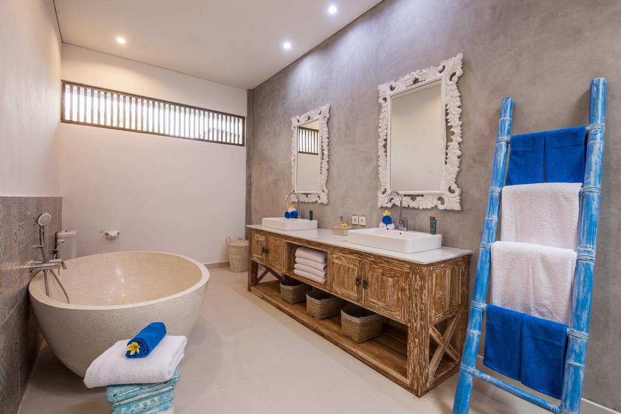 Ambermoon Villa 2 Seminyak  Bagian luar foto