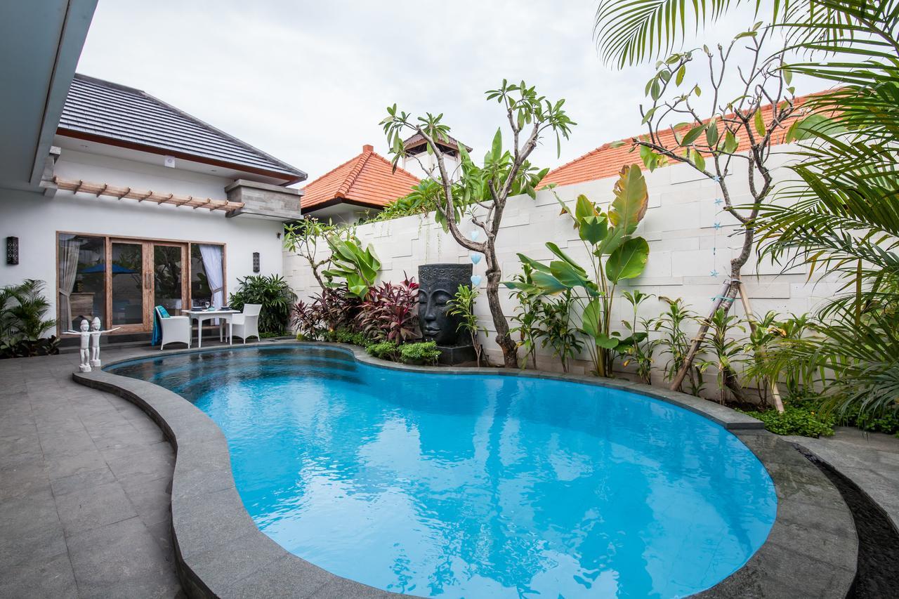 Ambermoon Villa 2 Seminyak  Bagian luar foto