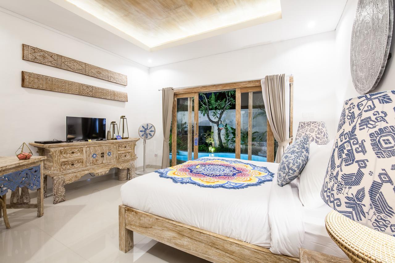 Ambermoon Villa 2 Seminyak  Bagian luar foto