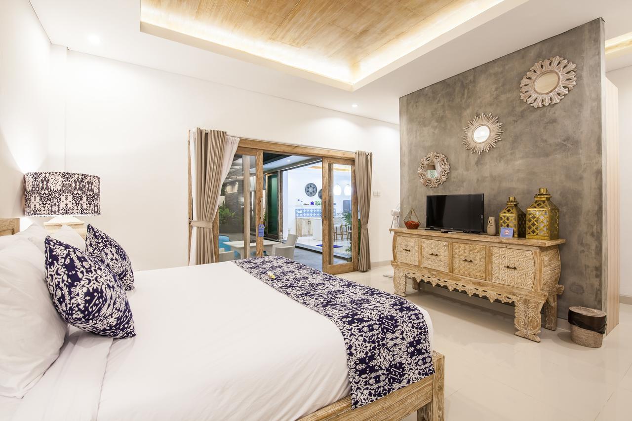 Ambermoon Villa 2 Seminyak  Bagian luar foto